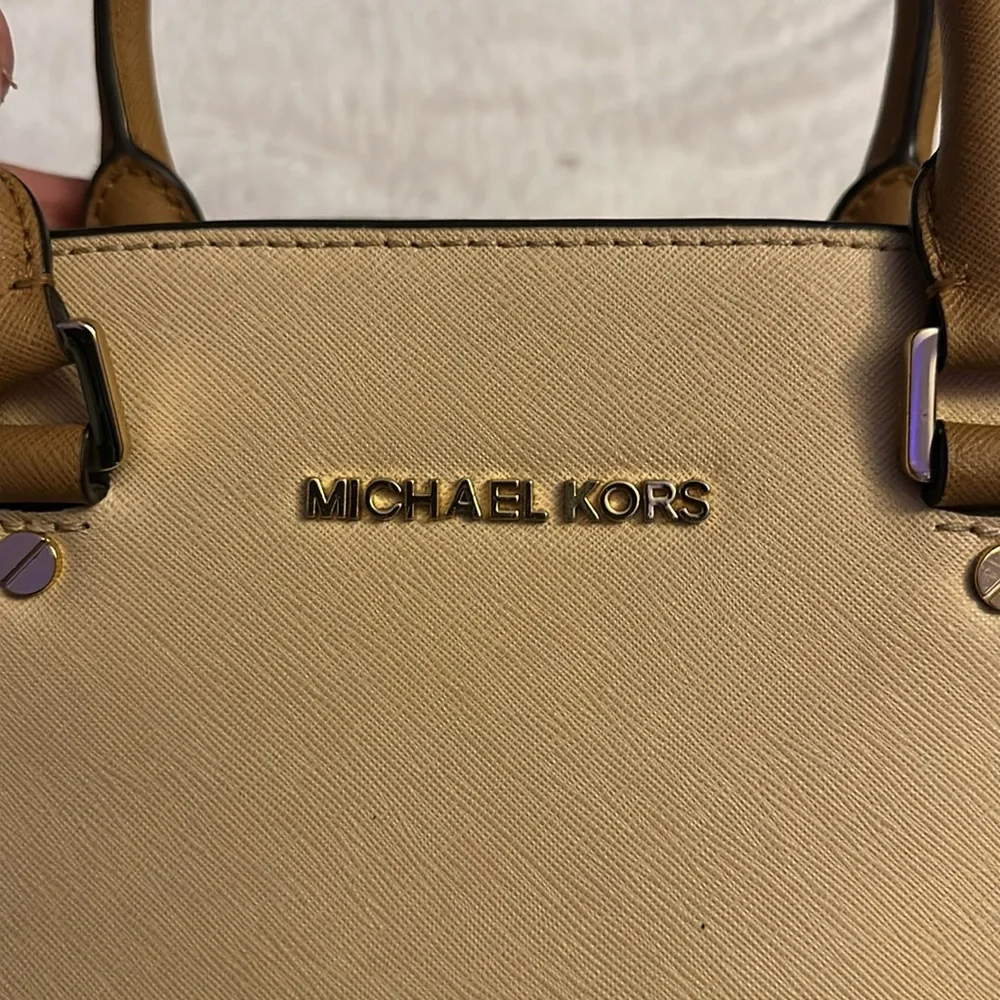 Michael Kors crossbody. - Picture 6 of 11